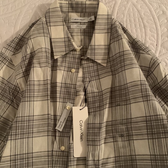Calvin Klein Button Up Plaid - Picture 2 of 7